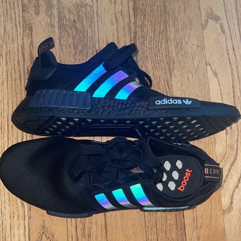NEW adidas NMD R1
Reflective Xeno
